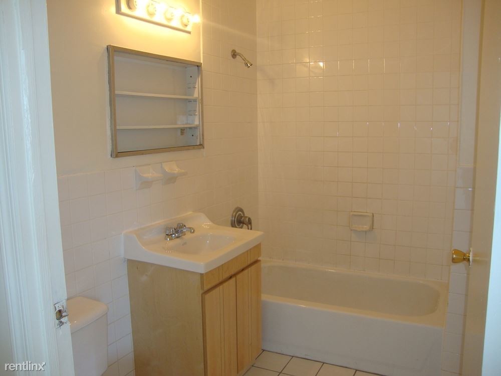 Building Photo - 2 br, 1 bath Apartment - 37 Main St Flex 2