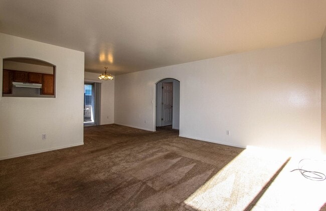 Building Photo - 6200 N Rockland Dr