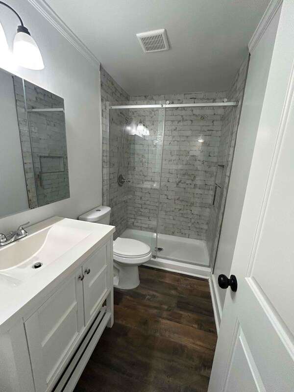 Foto del edificio - 317-319 Devonwood Ct