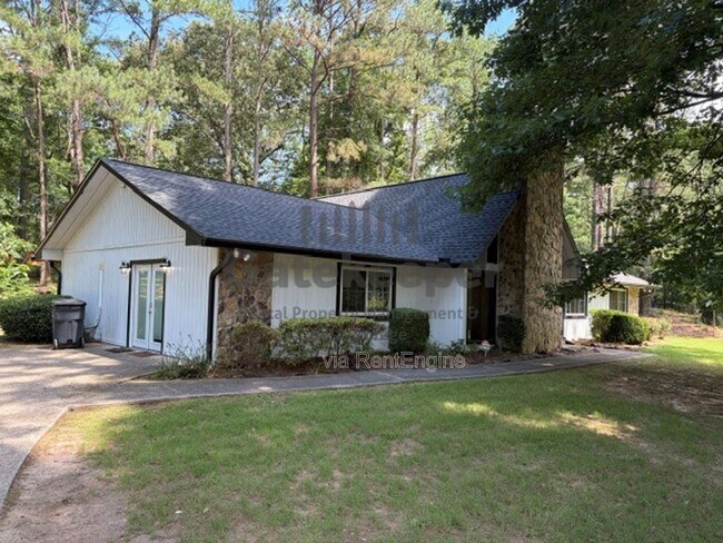Foto del edificio - 335 Fairfield Cir