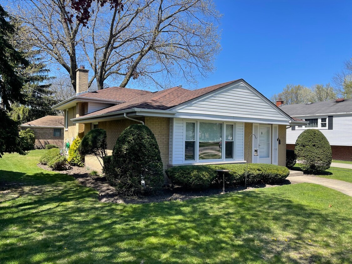 Foto principal - 1530 S Greenwood Ave