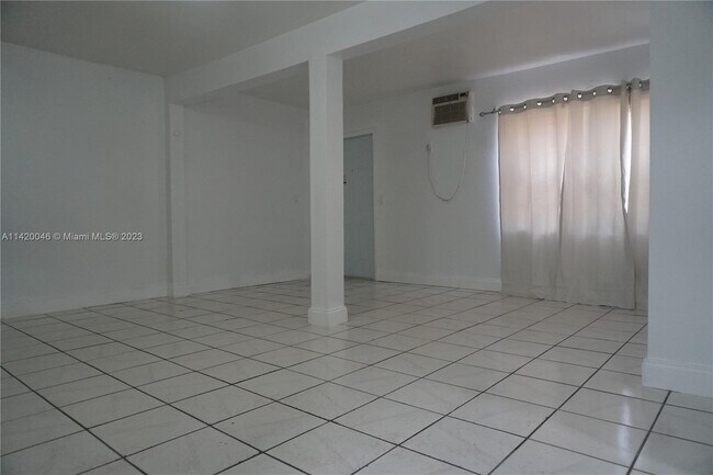 Foto del edificio - 2168 NW 28th St