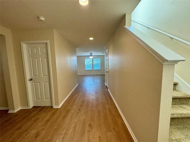 Foto del edificio - 291 Gina Dr