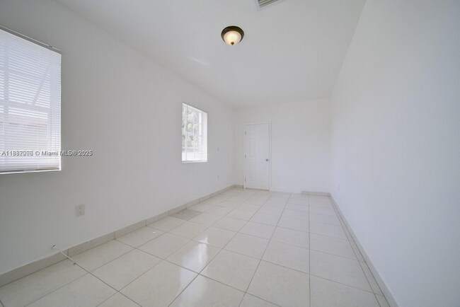 Foto del edificio - 1471 NW 93rd St