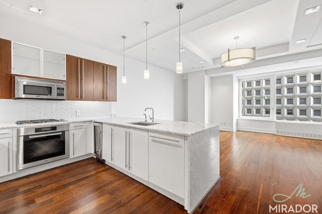 Building Photo - 1 bedroom in New York NY 10004
