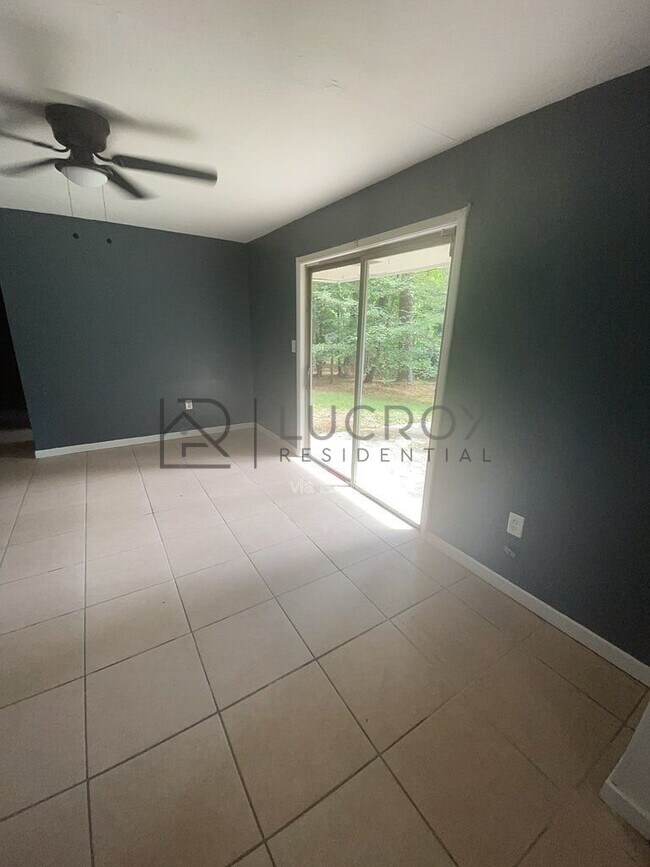 Foto del edificio - 2694 Woodside Dr