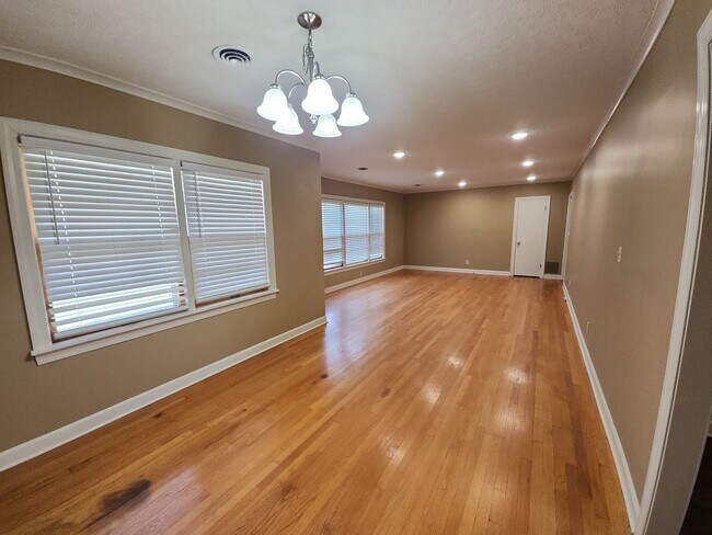 Foto del edificio - 457 Wallace Rd