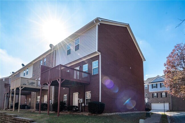 Foto del edificio - 3441 Lockmed Dr NW