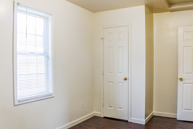 Foto del edificio - 835 Gladstone St