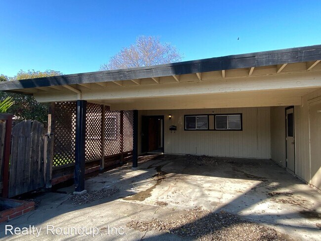 Building Photo - 3 br, 2 bath House - 1935 Douglas Rd