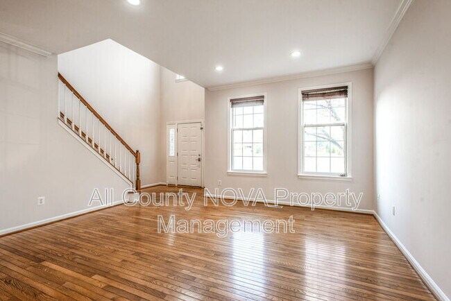 Building Photo - 12401 Willow Falls Dr