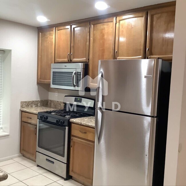 Building Photo - 1 De Sart Ct