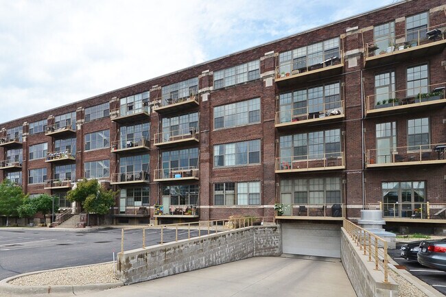 Foto del edificio - Amazing 2-Bedroom 2-Bathroom Condo with vi...