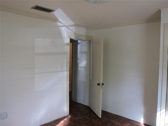 Foto del edificio - 1030 NE 9th St