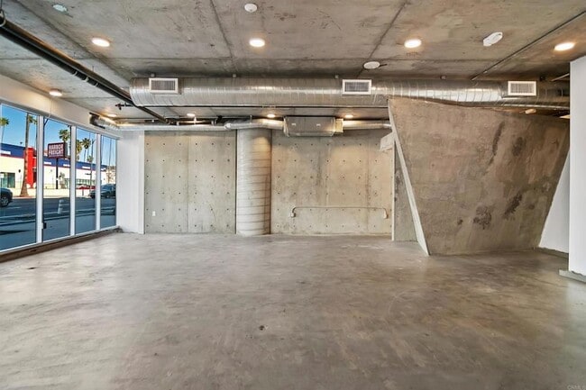 Foto del edificio - 5750 Hollywood Blvd