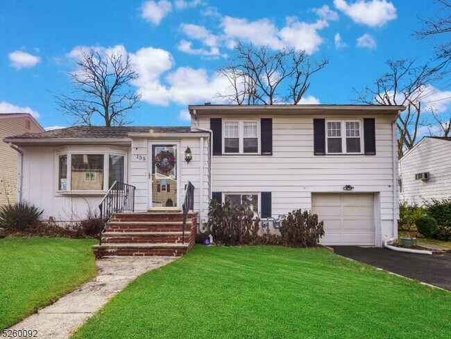 Building Photo - 135 Hawthorne Ave