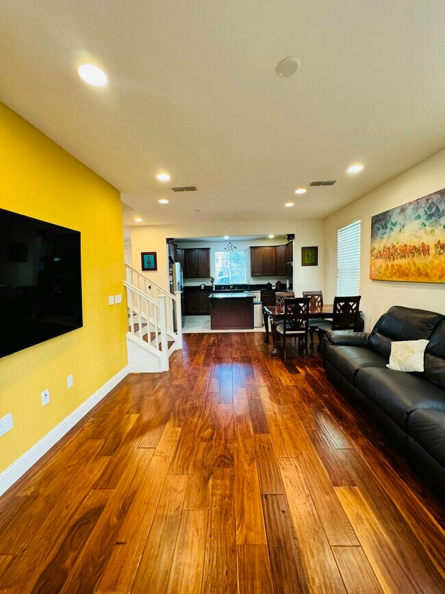 Building Photo - 3166 Vittoria Loop