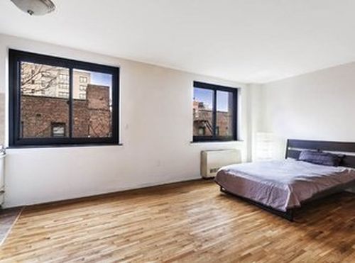 Primary Photo - 202 E 27th St