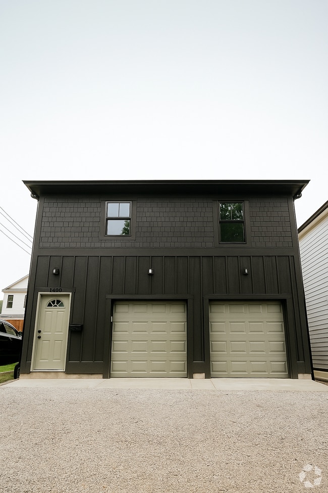 Building Photo - 1462 Hamlet St