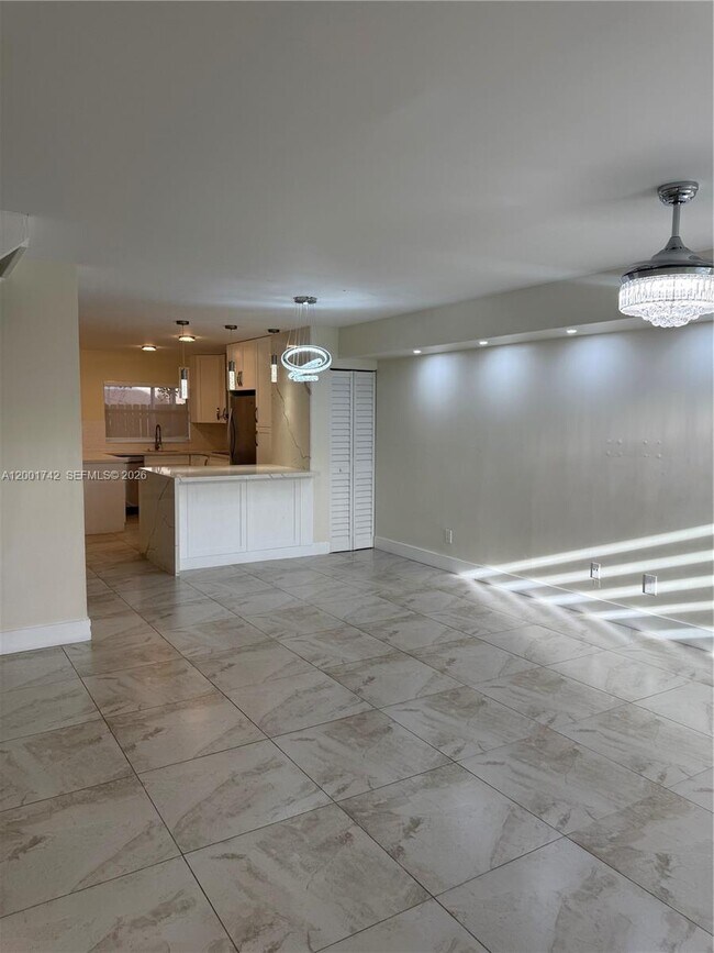 Building Photo - 1425 NW 124th Ave