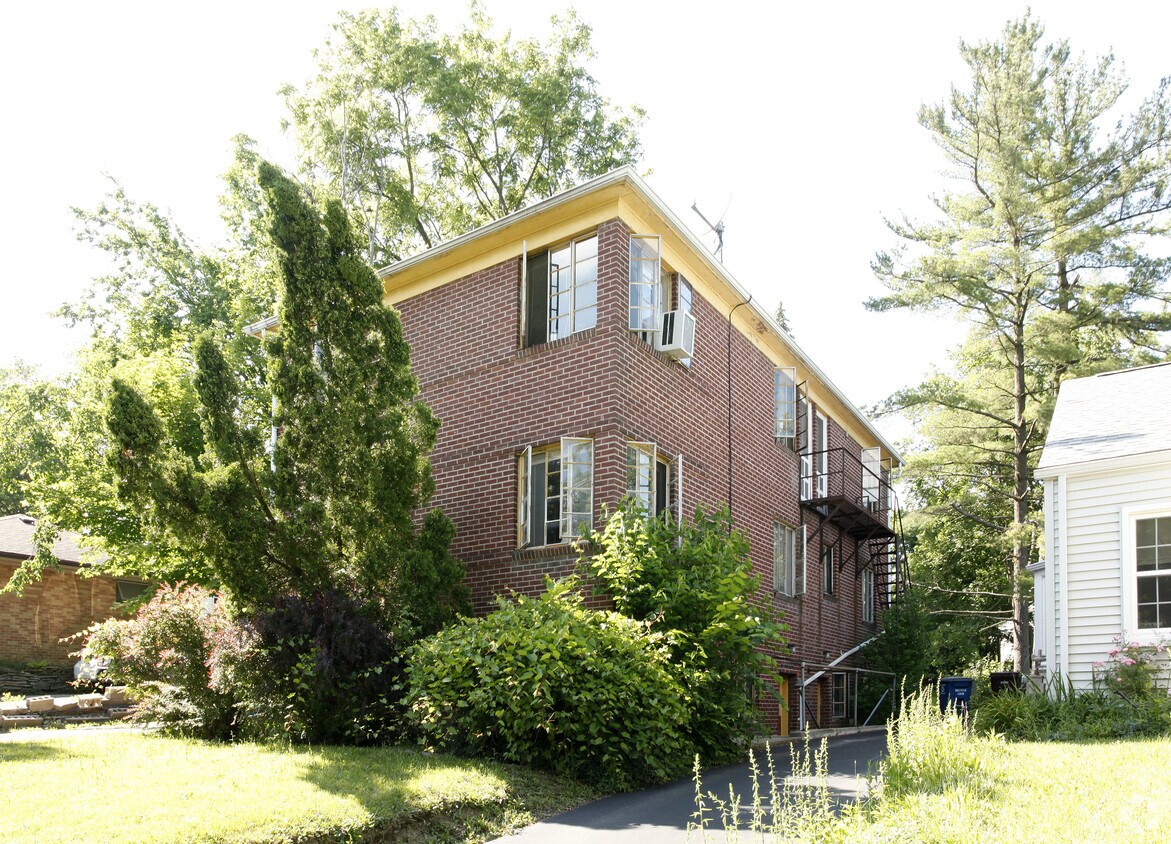 Foto del edificio - 512 W Hoover Ave