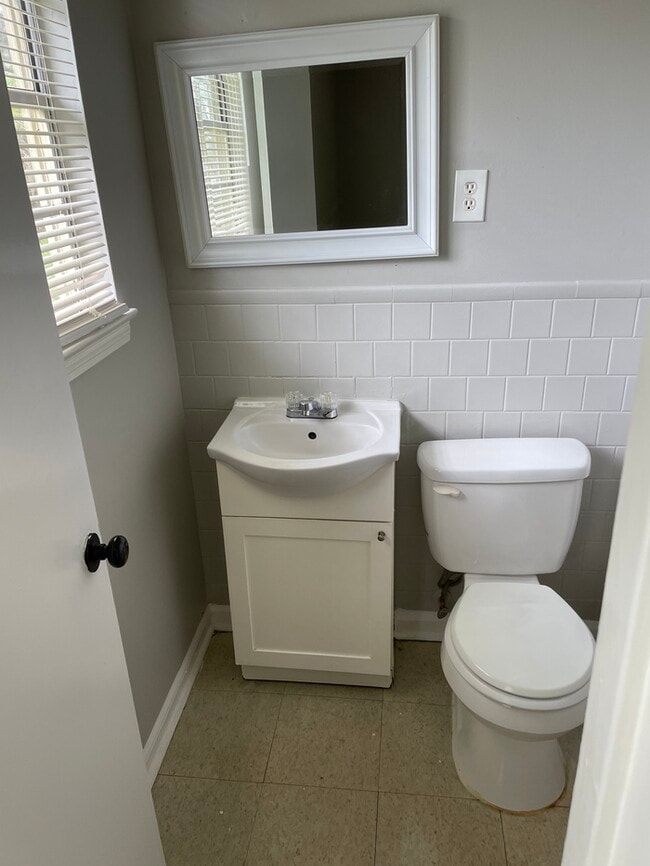 Building Photo - 4203 Kerwin Dr