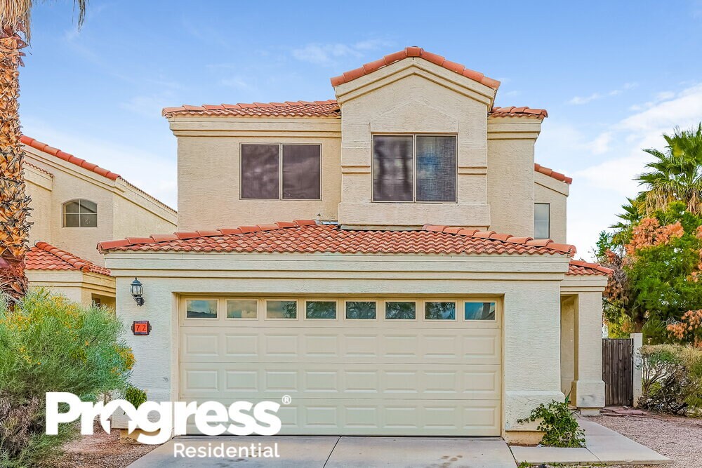 Primary Photo - 250 W Juniper Ave