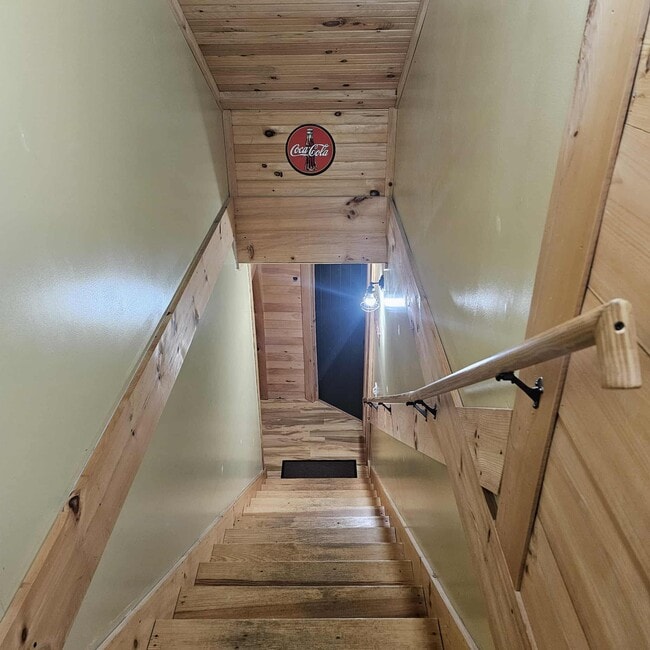 Building Photo - 90 Ross Rd