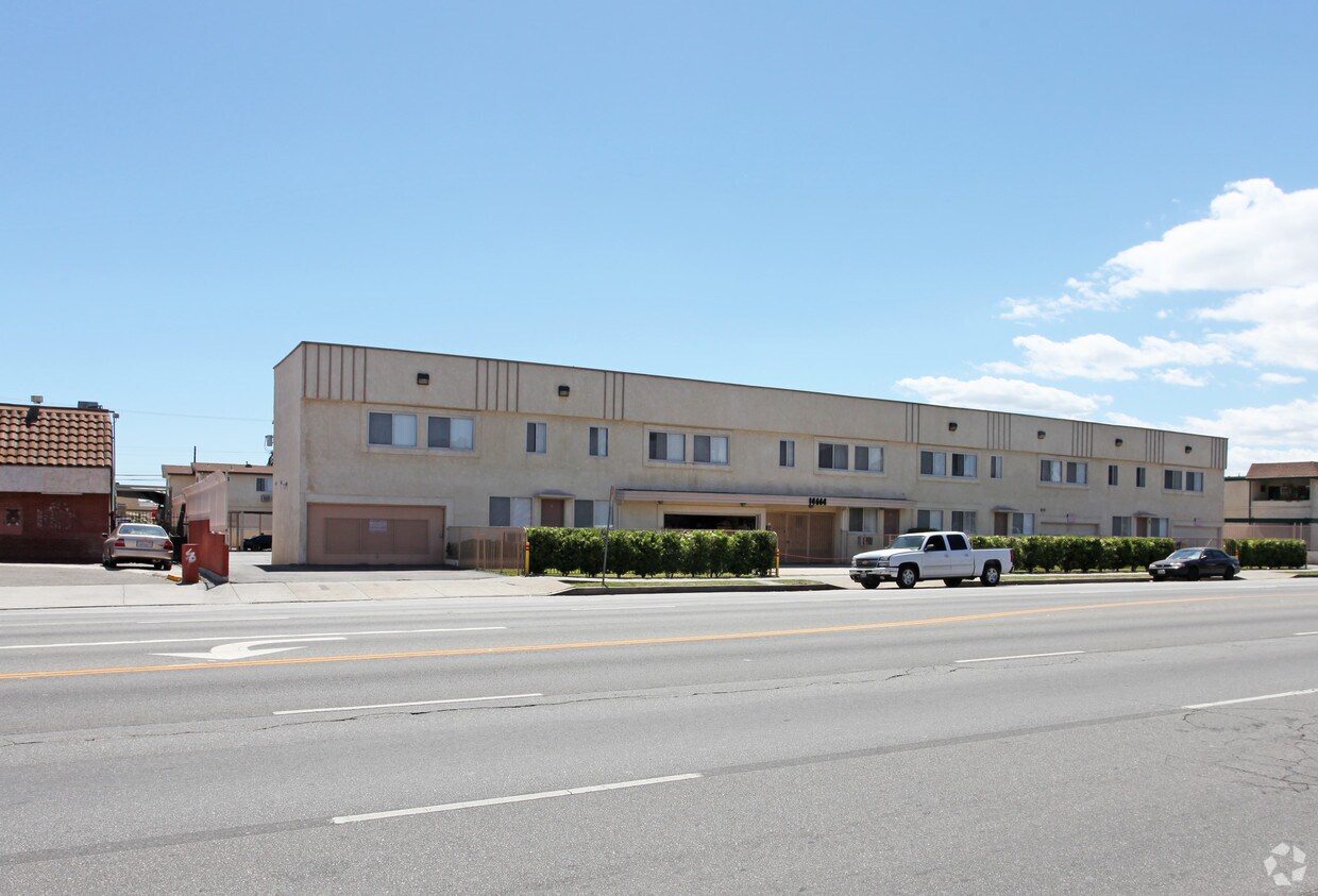 Primary Photo - 14664 Roscoe Blvd