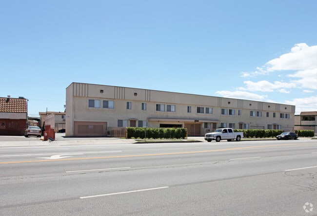 Building Photo - 14664 Roscoe Blvd