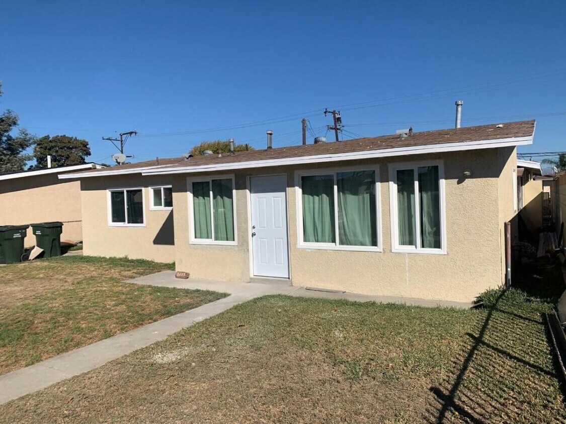 Foto principal - 8715 Stewart and Gray Rd