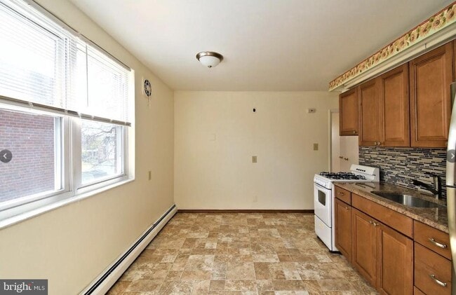 Building Photo - 100 Borbeck Ave