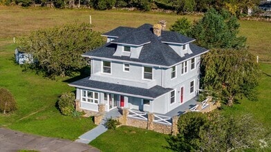 Building Photo - 736 Sconticut Rd