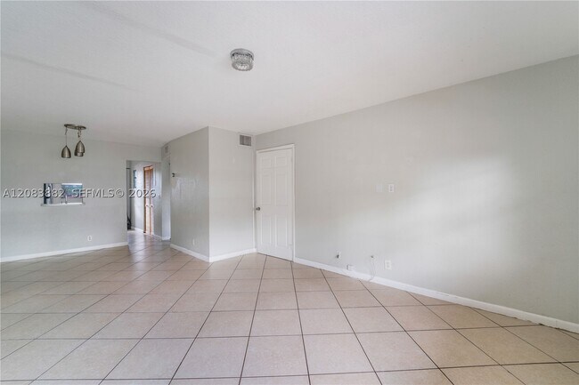 Foto del edificio - 3777 NW 78th Ave