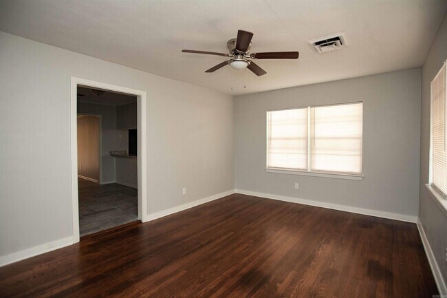 Foto del edificio - 10 Puckett Dr