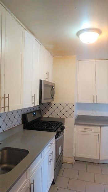 Building Photo - 45-15 Colden St