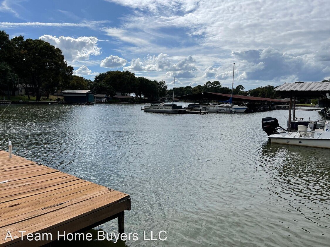 Foto principal - 3 br, 2 bath House - 149 Big Chief Dr