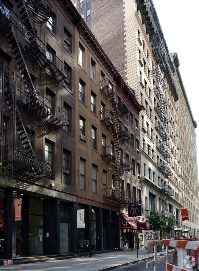 Primary Photo - 19 Murray St