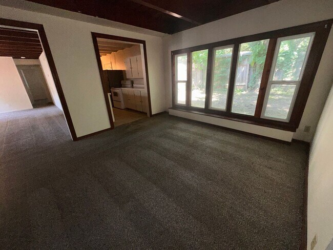 Foto del edificio - $1195 - 3 bed 2 bath - Single Family Home
