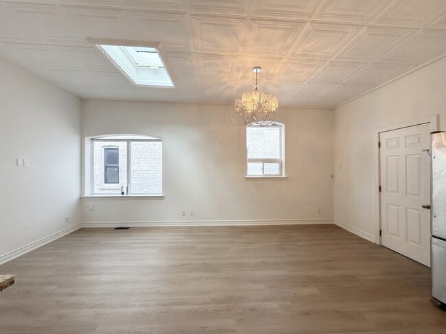 Building Photo - 385 Jane St