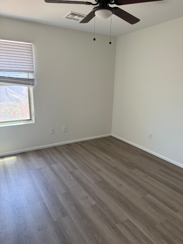 Foto del edificio - 957 Mountain View Rd