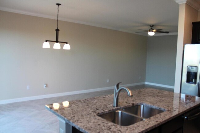 Foto del edificio - 12951 Anthorne Ln