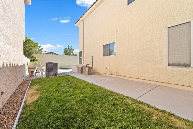 Foto del edificio - 9433 Deer Lodge Ln
