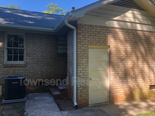 Foto del edificio - 3026 Amity Garden Ct