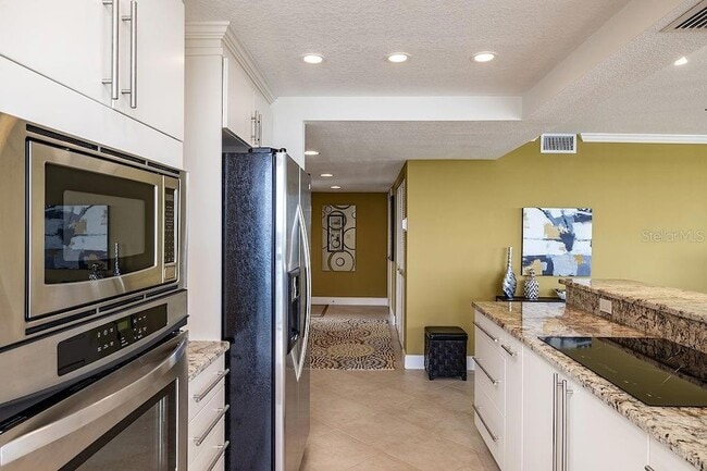 Building Photo - 9425 Blind Pass Rd