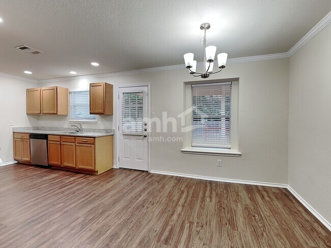 Building Photo - 278 Covent Dr