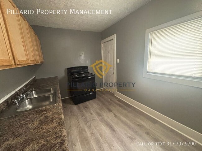 Foto del edificio - 706 N Bosart Ave