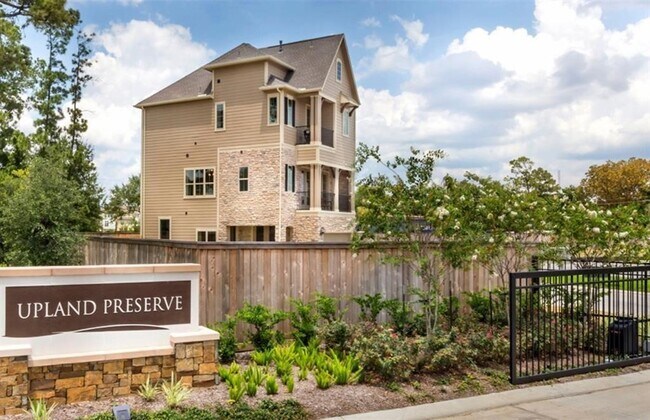 Foto del edificio - 1415 Adell Rose Ln