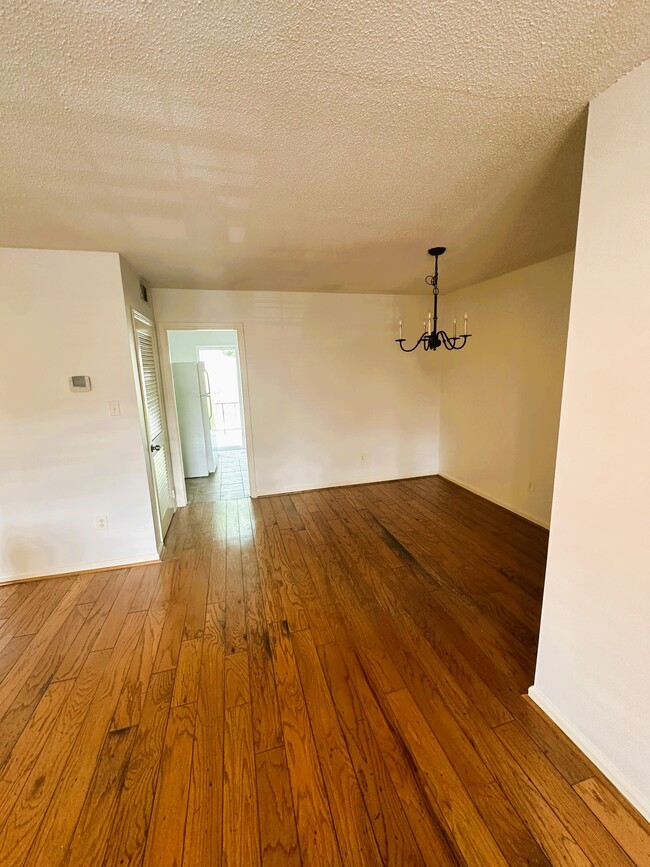 Building Photo - 3413 Sandner Ct