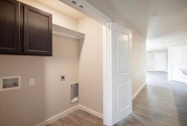 Building Photo - 14403 Avenue X